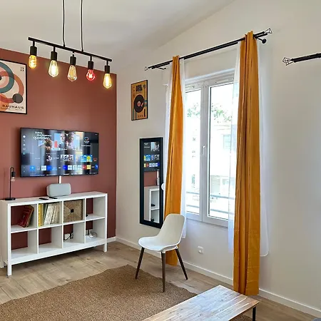 Elegant 2 Bedroom With Free Parking Paris St-denis By Immo Kit